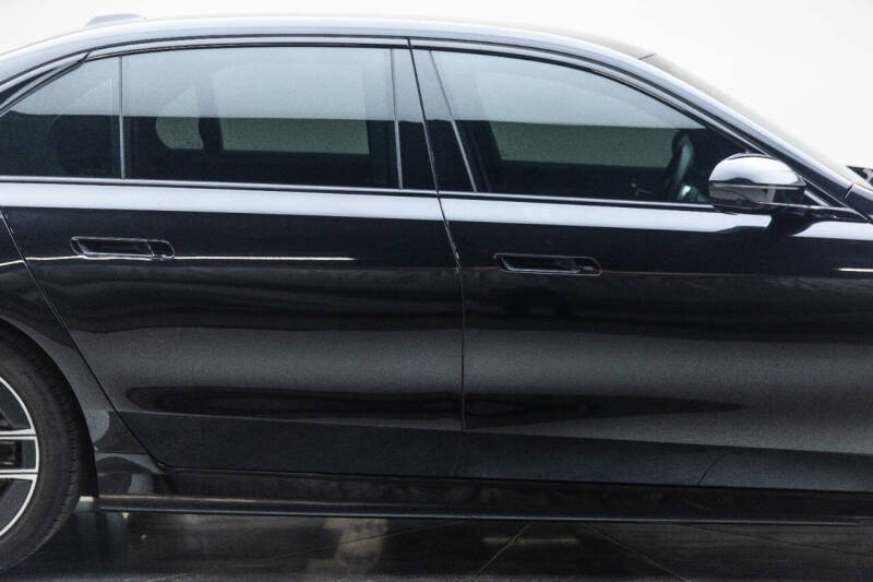 2023 BMW 7 Series 740i