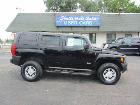 2009 HUMMER H3 for sale at SHULTS AUTO SALES INC. in Crystal Lake IL