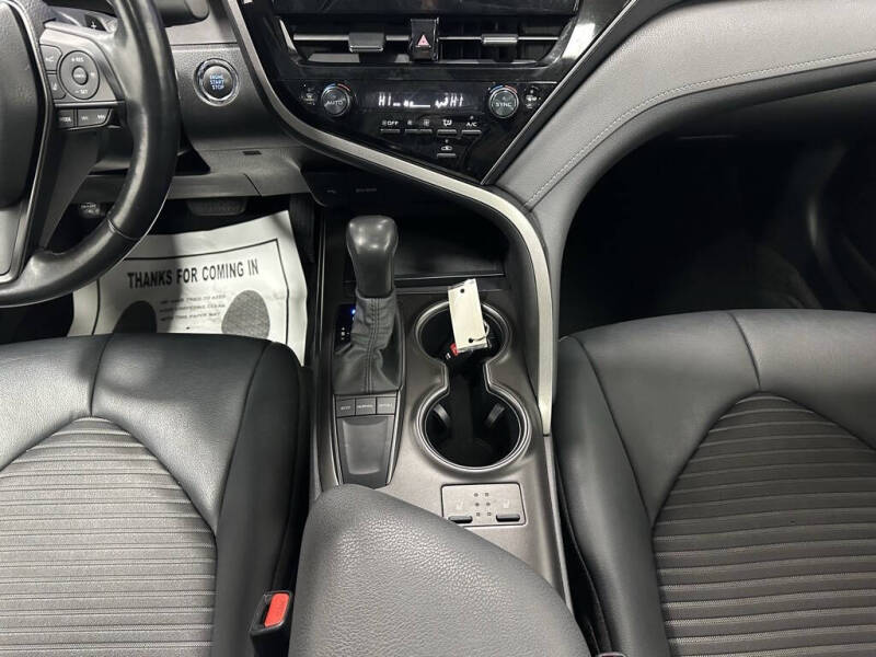 2022 Toyota Camry SE