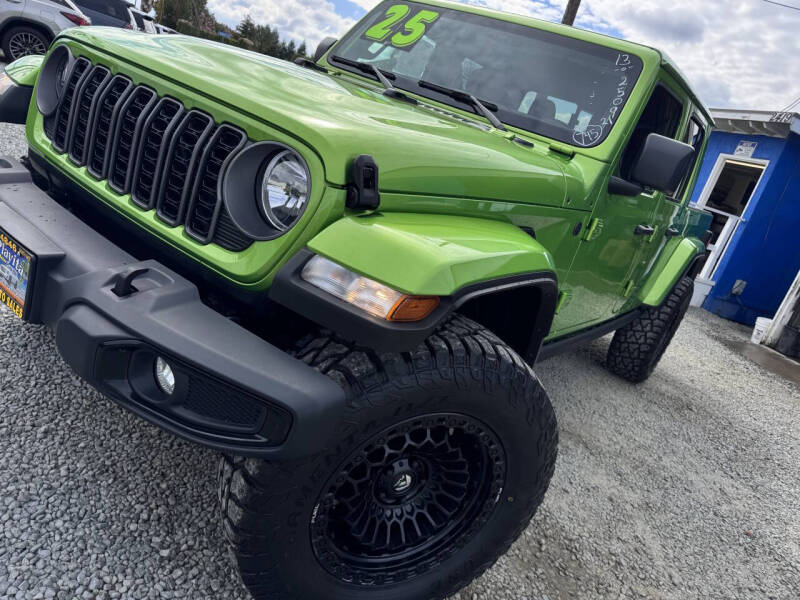 2025 Jeep Gladiator NightHawk
