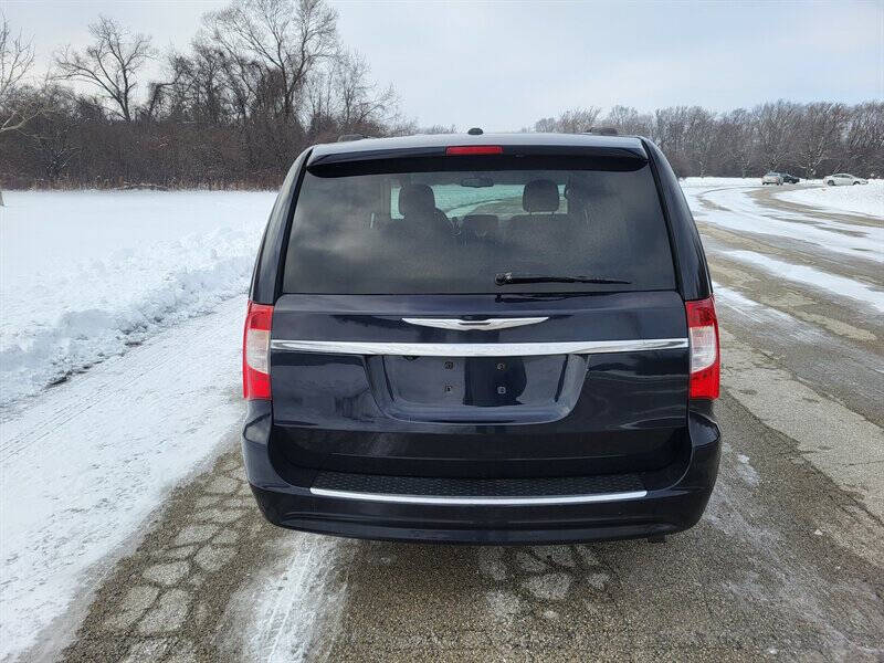 2011 Chrysler Town and Country Touring