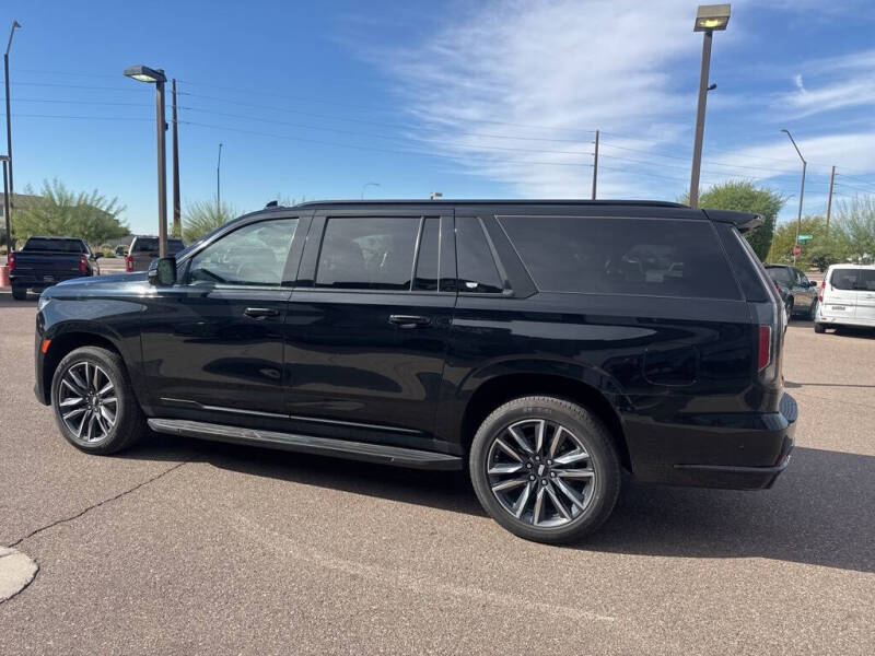 2023 Cadillac Escalade ESV Sport