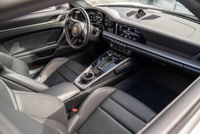 2021 Porsche 911 6