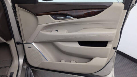 2016 Cadillac Escalade Luxury Collection