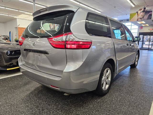 2015 Toyota Sienna L 7-Passenger