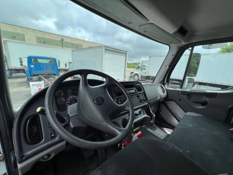 2017 Freightliner M2 106
