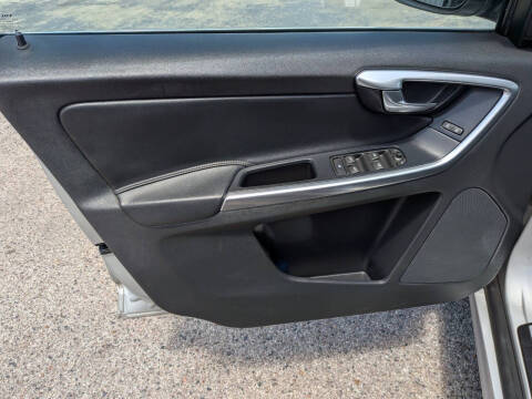 2016 Volvo XC60 T5 Drive-E Premier