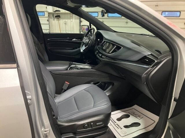 2022 Buick Enclave Essence