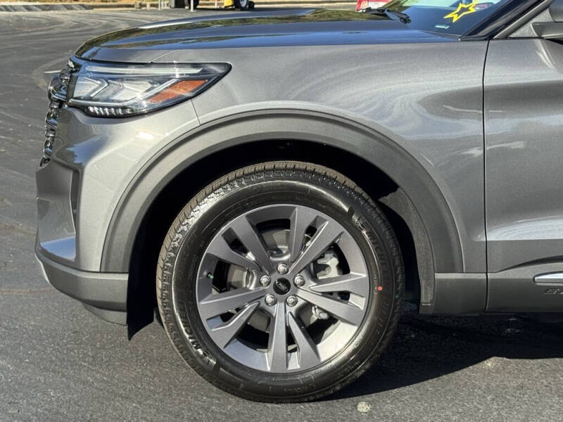 2025 Ford Explorer Active