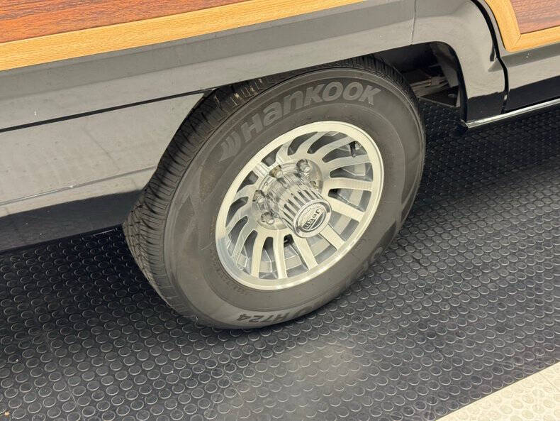 1991 Jeep Grand Wagoneer