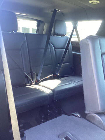 2023 Chevrolet Suburban LT