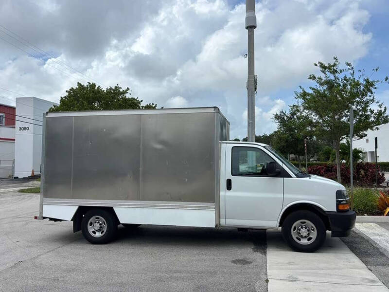 2023 Chevrolet Express 3500