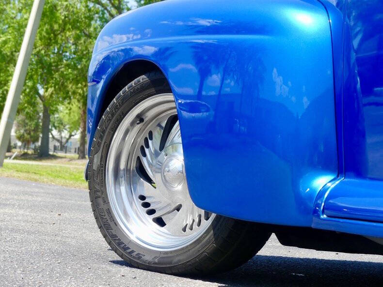 1948 Ford Super Deluxe