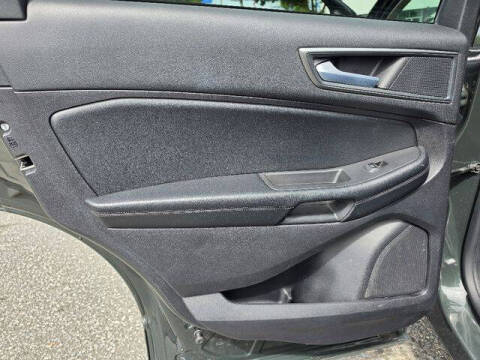 2022 Ford Edge SE