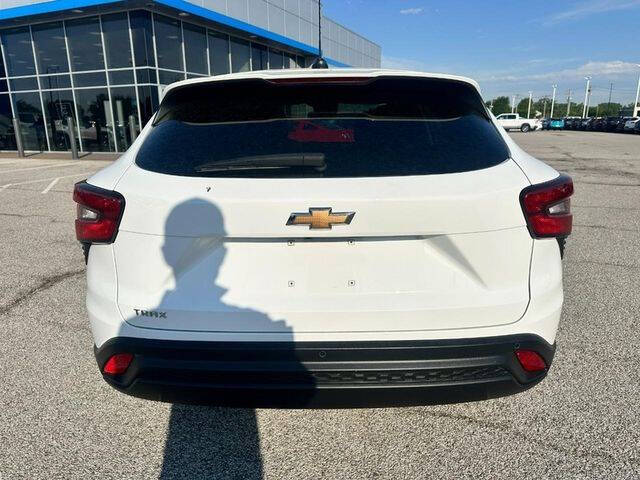 2025 Chevrolet Trax LS