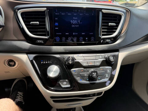 2017 Chrysler Pacifica Touring