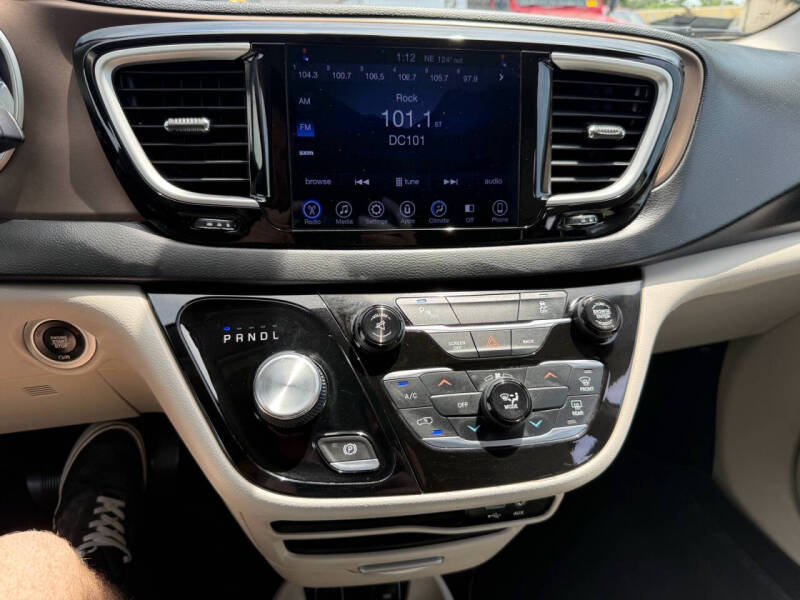 2017 Chrysler Pacifica Touring