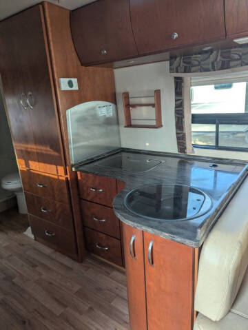 2012 Leisure Travel S24CB