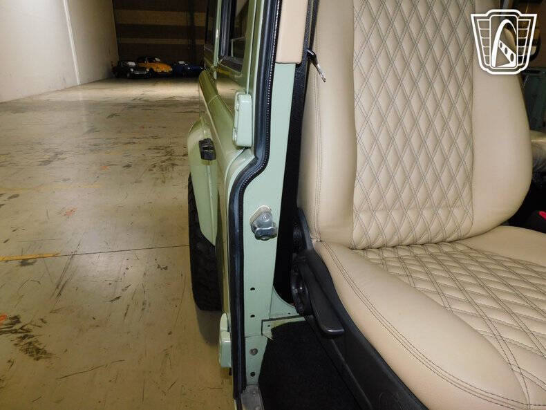 1987 Land Rover Defender
