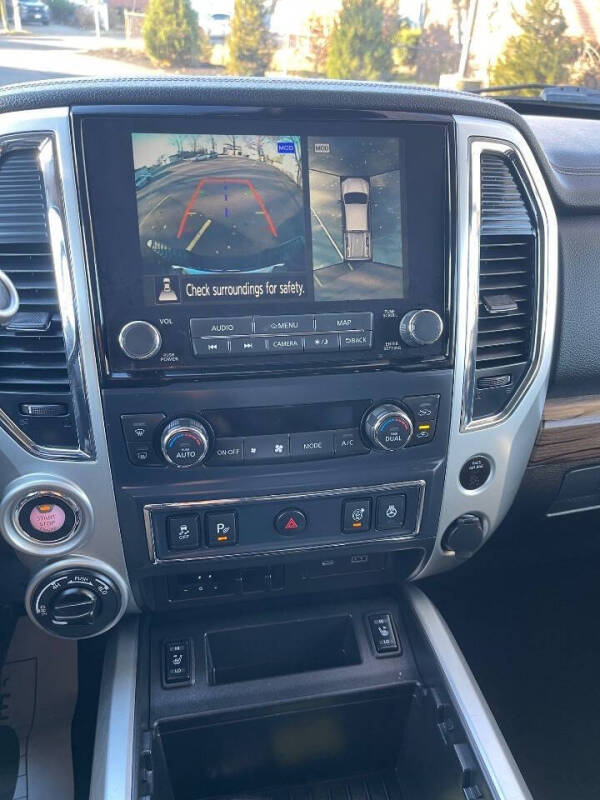 2021 Nissan Titan SL