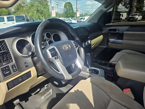 2017 Toyota Sequoia SR5