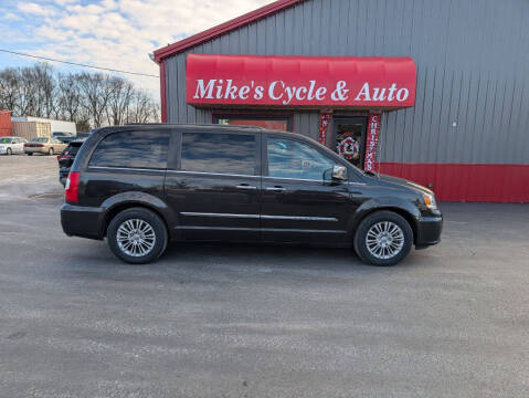 2015 Chrysler Town and Country Touring-L