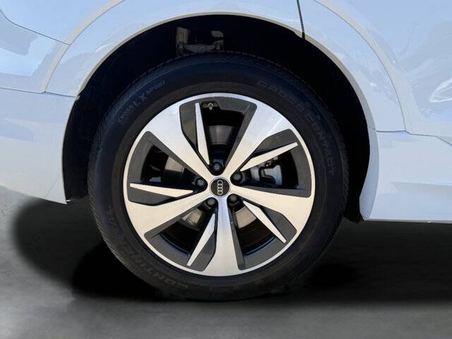 2024 Audi Q8 e-tron quattro Premium