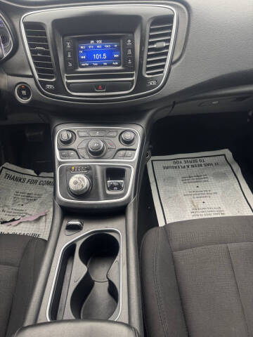 2016 Chrysler 200 Limited