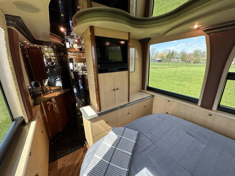 2001 Prevost Liberty