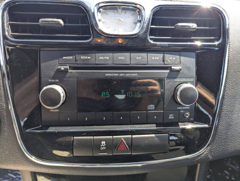 2013 Chrysler 200 LX