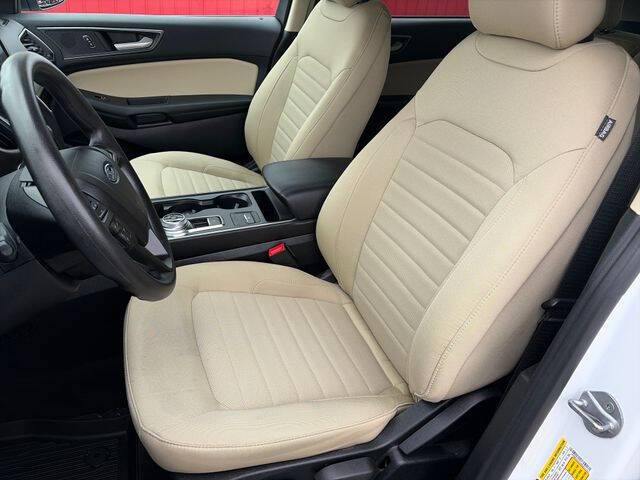 2022 Ford Edge SE