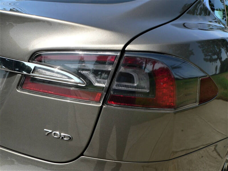 2015 Tesla Model S 70D