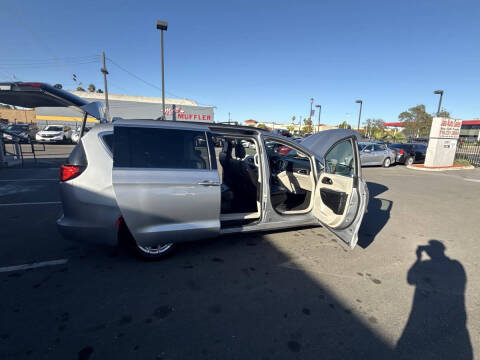 2020 Chrysler Voyager LXi