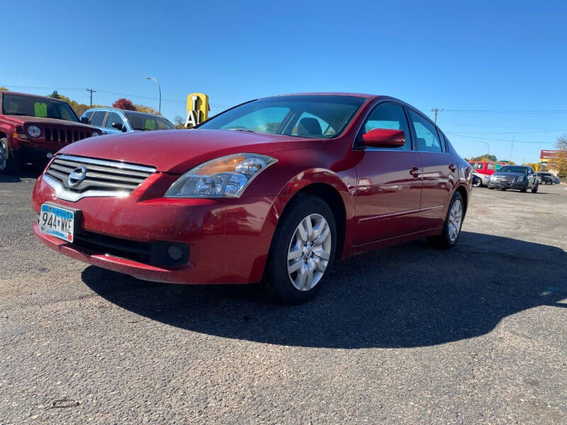 2009 Nissan Altima for sale at Auto Tech Car Sales in Saint Paul MN