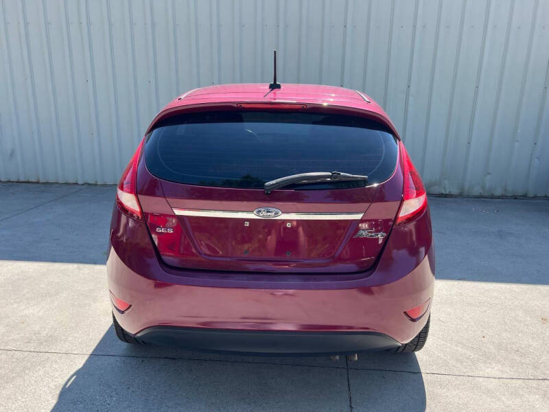 2011 Ford Fiesta SES