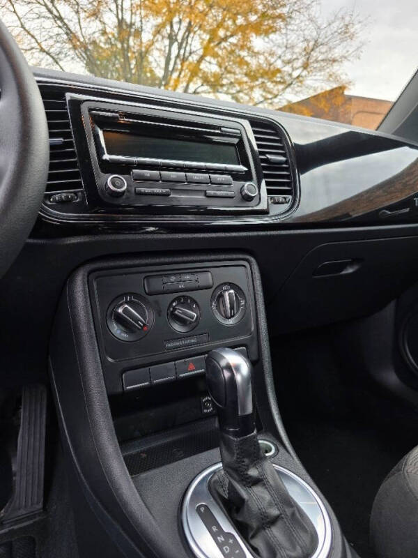 2014 Volkswagen Beetle 1.8T Entry PZEV