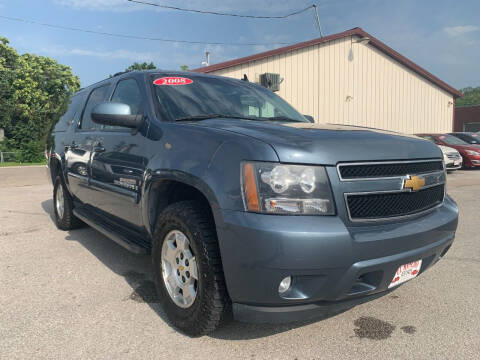 2008 Chevrolet Suburban for sale at El Rancho Auto Sales in Des Moines IA