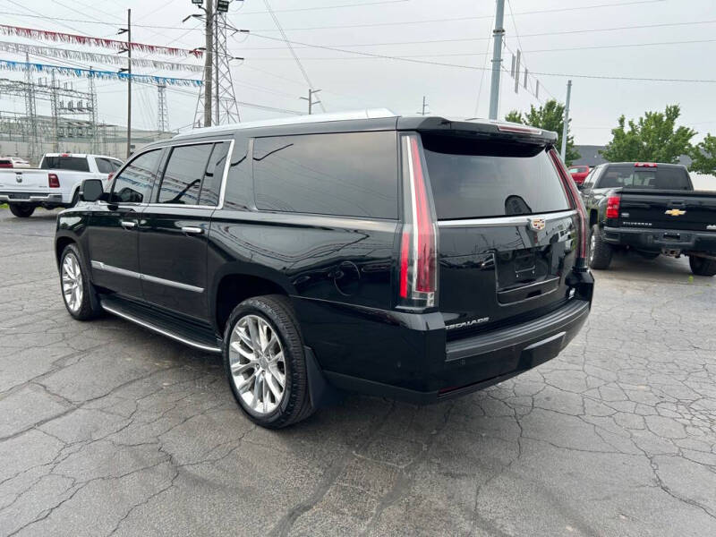 2017 Cadillac Escalade ESV Luxury