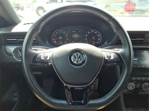 2022 Volkswagen Passat R-Line