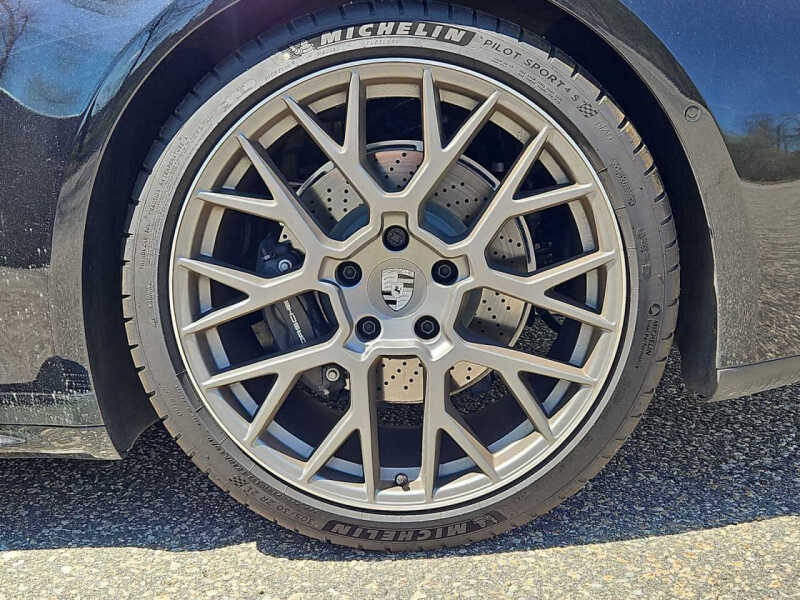 2025 Porsche 911 Carrera