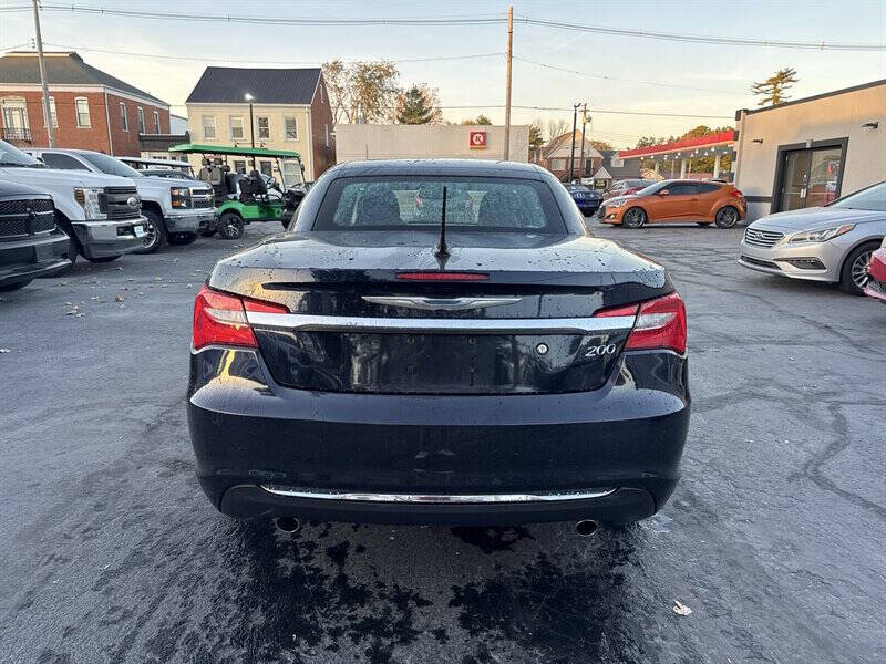 2011 Chrysler 200 Limited