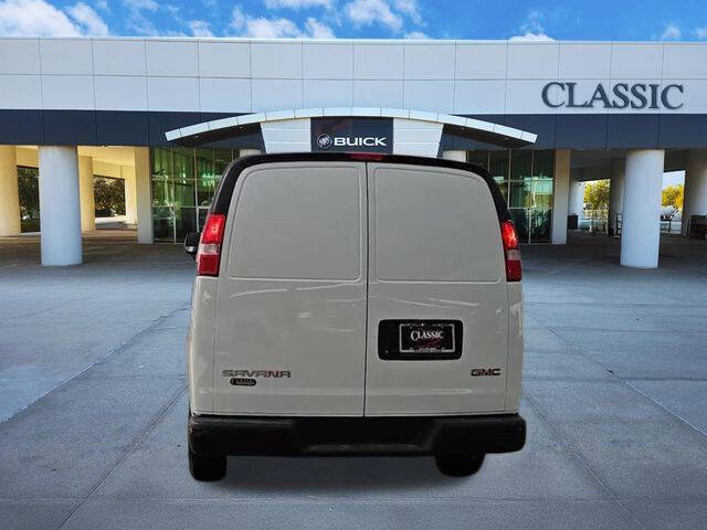 2024 GMC Savana 2500