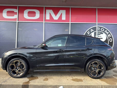 2025 Alfa Romeo Stelvio Intensa