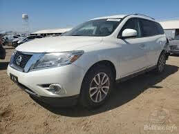 2016 Nissan Pathfinder for sale at CTCG AUTOMOTIVE 2 in South Amboy NJ