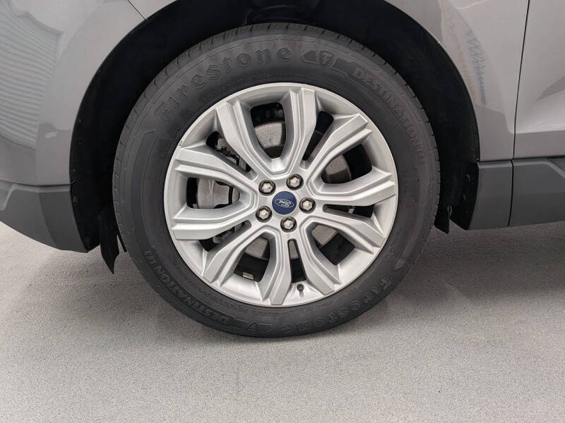 2021 Ford Edge Titanium