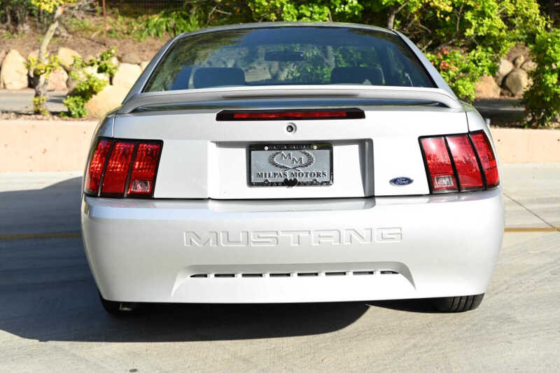 2000 Ford Mustang