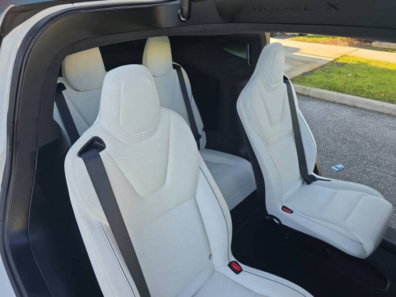 2022 Tesla Model X Plaid