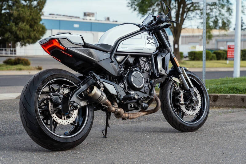2022 CFMoto 700CL-X Sport