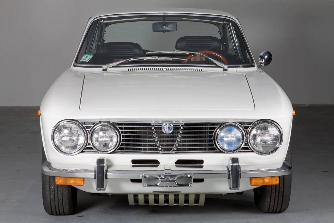 1973 Alfa Romeo 2000 GTV 2