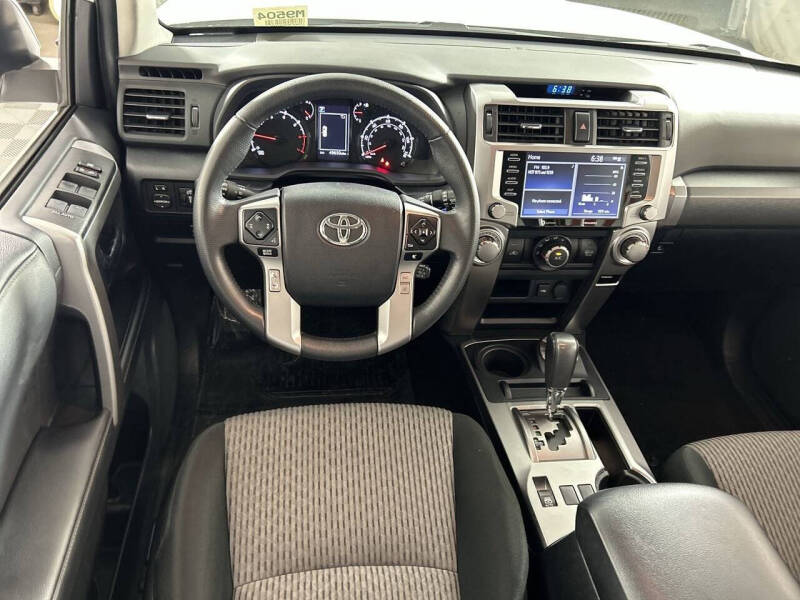 2024 Toyota 4Runner SR5